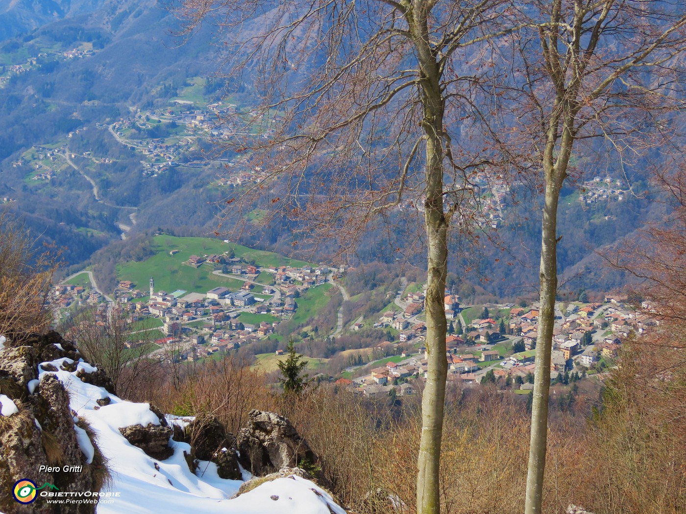 35 Finestra aperta sulla Val Serina.JPG